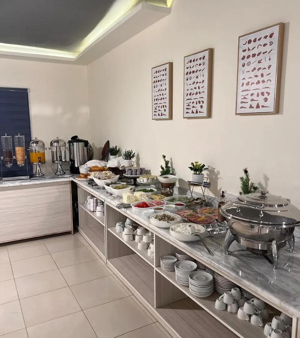 Sky Hotel Aqaba 4*,