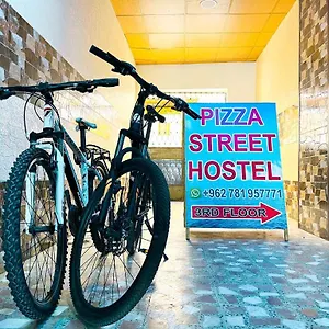 호스텔 Pizza Street, 아카바